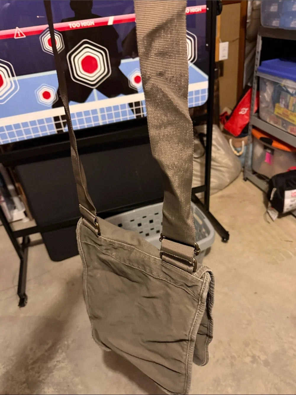 Compact Olive Green Men's Messenger Crossbody Bag with Graphic Panel